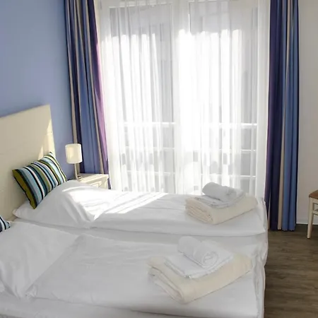 Apartmenthaus Hafenspitze Ap 6 Strandkrabbe, Blickrichtung Innenstadtbinnenhafen - A72372 * Eckernförde